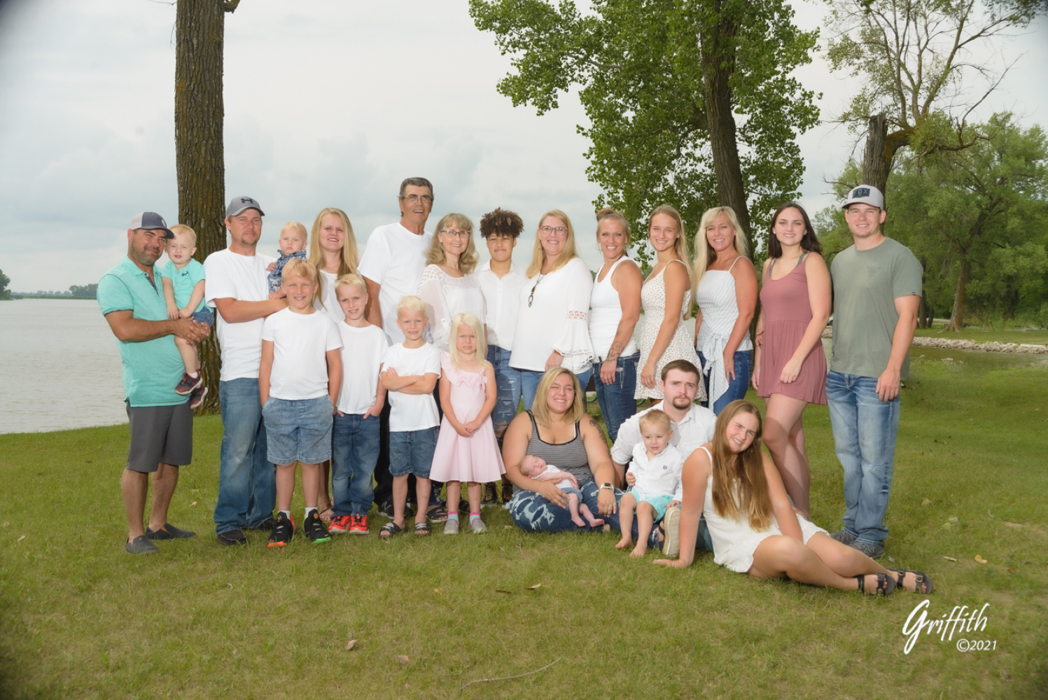 photography-by-griffith-max--evie-bonine-family-9TEU4P9GNN24.jpg