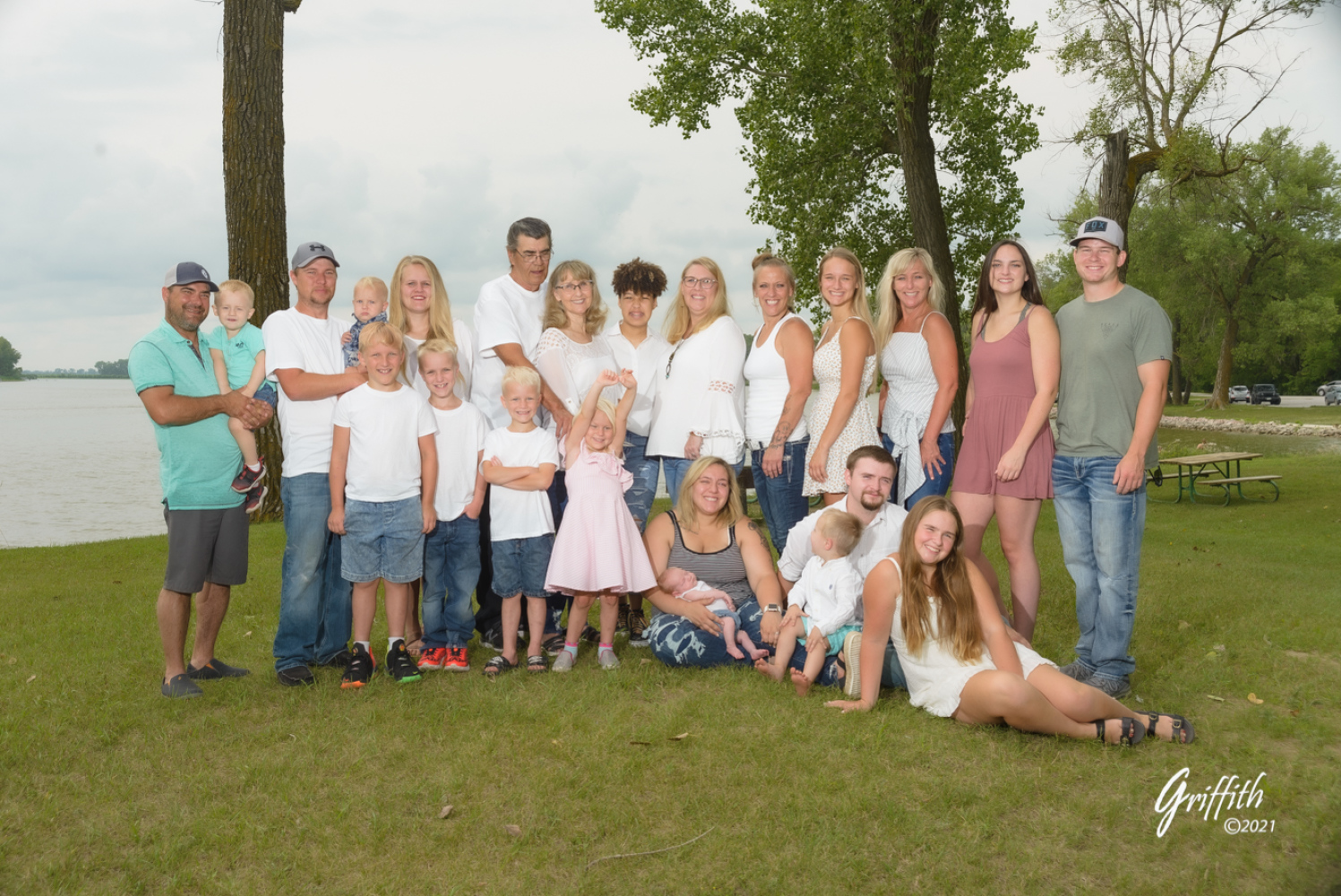 photography-by-griffith-max--evie-bonine-family-KUQ6JJ1TFJ2A.jpg